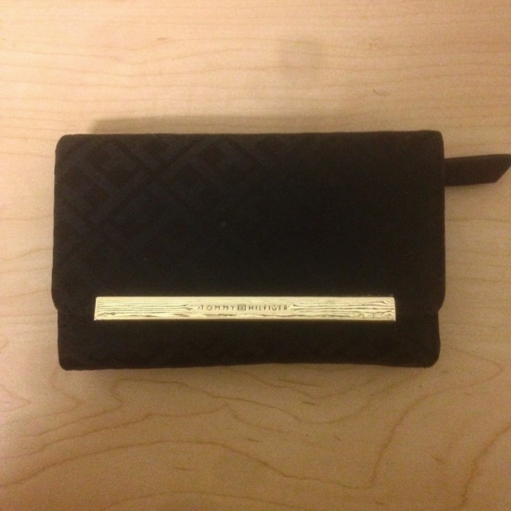 Tommy Hilfiger Black Multi-pocket Wallet